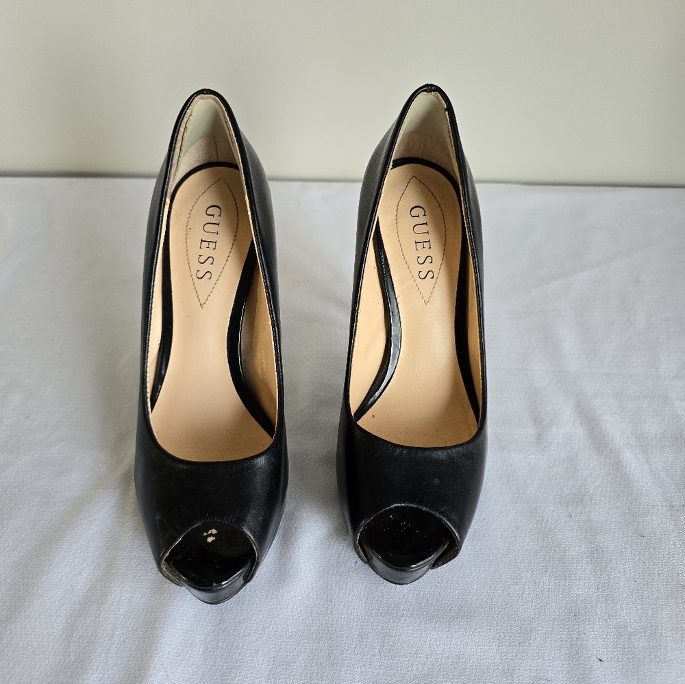 GUESS Honora Black  Peep-Toe Platform Pumps Size 6M